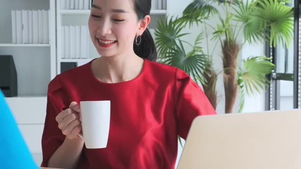 Young Asian senior manager business woman interview candidate alt