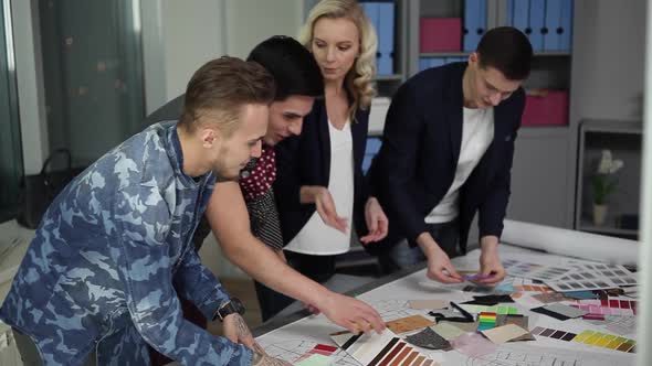 The Design Team Chooses Colors for Interior Design alt