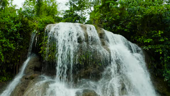Beautiful Tropical Waterfall Philippines, Cebu alt