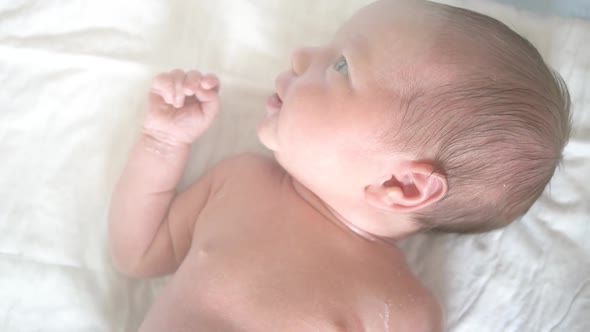 infant age 1 week after delivery alt