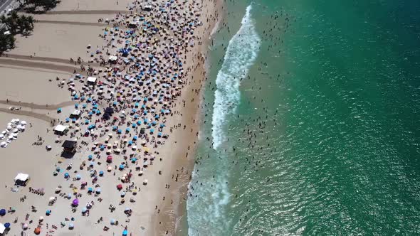 Copacabana Beach, Atlantic Ocean alt