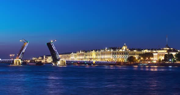 Time Lapse of Opening Palace Bridge in Dusk Winter Palace on a Background a Lot of Observing alt