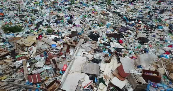 Garbage Brought By the Ocean a Garbage Platform alt