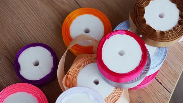 Gift Wrapping Ribbons alt