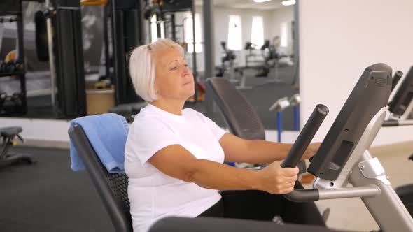 Rehabilitation Center Gym Recovery From Injuries and Fractures alt