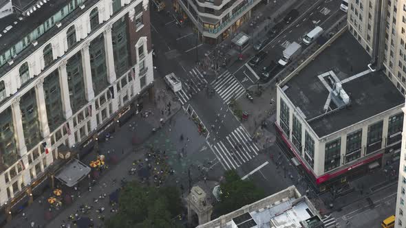 New York City , USA, Timelapse - The New York City midtown crowd motion as seen from above alt