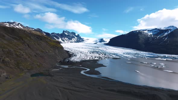 Aerial Panoramic View of the Skaftafell Glacier Vatnajokull National Park alt