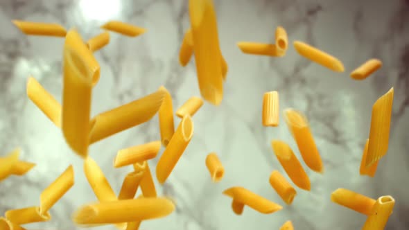 Pasta Penne Flyi in the Air alt