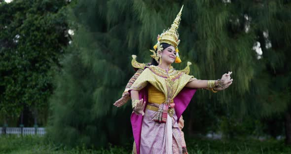 Khon performance arts acting entertainment dance traditional costume in the park alt