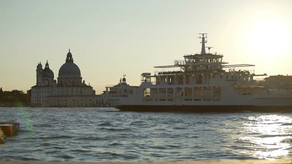 Pleasure Boats Moving by Venice Landmarks at Dusk, Sightseeing Trip for Tourists alt