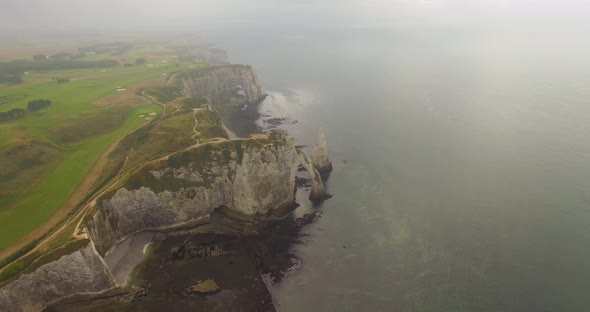 White cliffs at Etretat, Normandy, France. alt