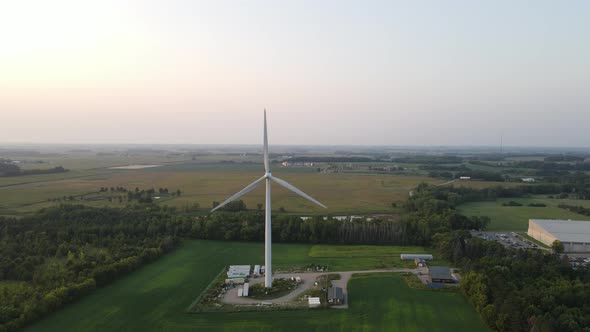 Windmill, sustainable energy, electricity source in Minnesota alt