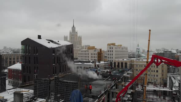Winter Construction of a Residential Building in the Center of Historical Moscow alt