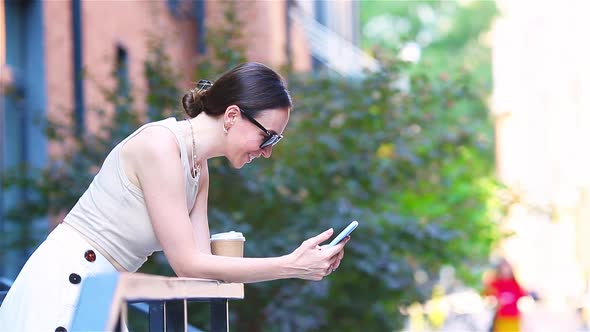 Happy Couple on Summer Vacation in Famous Place alt