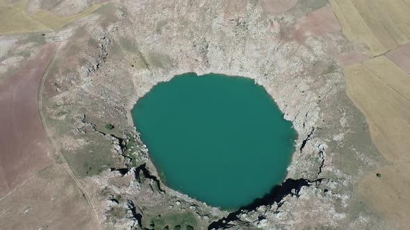 sivas zara kizilcan crater lake alt