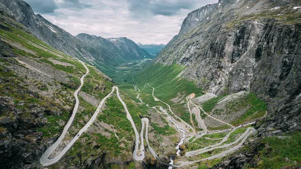 Trollstigen Andalsnes Norway alt