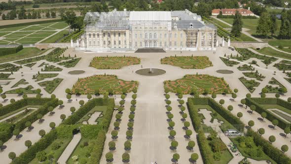 Beautiful Prussian Prince Palace With Huge Garden in Rundale, Latvia alt