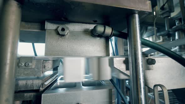 Metal Mechanism Is Issuing Yoghurt Boxes alt