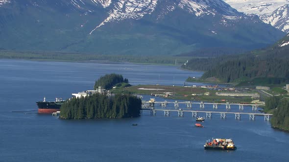 Valdez oil terminal, Alaska alt