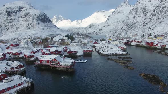 Aerial view of the Norwegian fishing village A in Lofoten alt