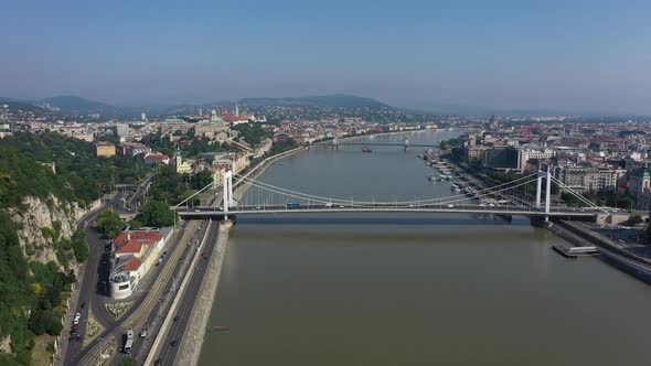 Bridges In Budapest alt