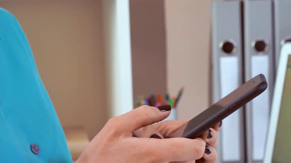 Closeup Fingers Messaging on Phone alt