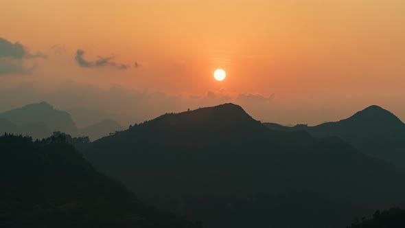 Lung Cu, Vietnam | Sunset from Lung Cu as seen from the Flag Point Close up