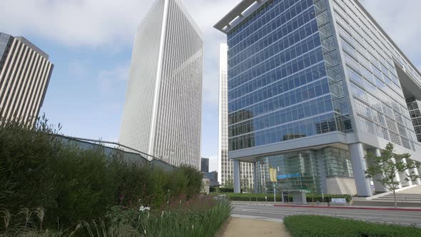 Modern buildings in Beverly Hills alt