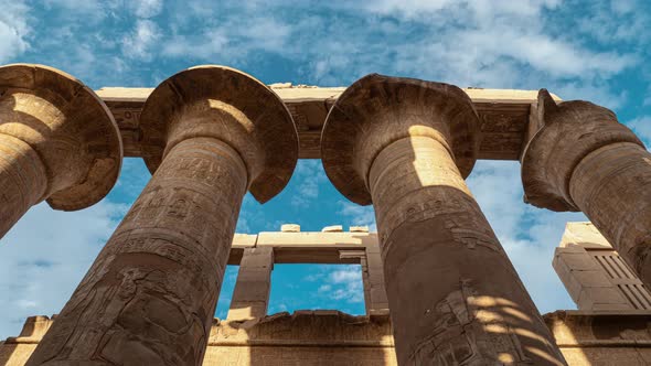Papyrus Columns of Great Hypostyle Hall in Karnak alt