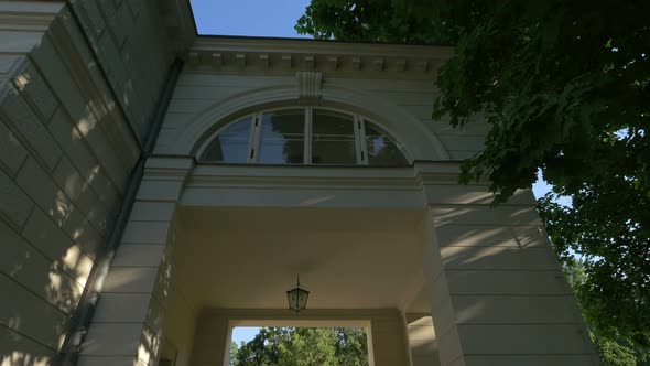 Arcade of the Palace on the Water alt