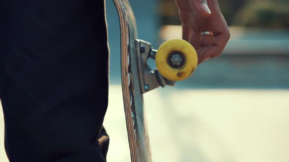 Spinning Skateboard Wheel