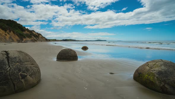 Moeraki Boulders Beach alt