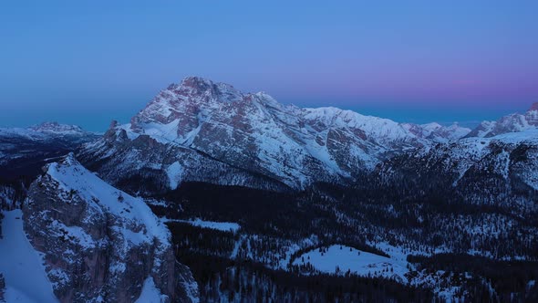 Monte Cristallo at Dawn in Winter alt