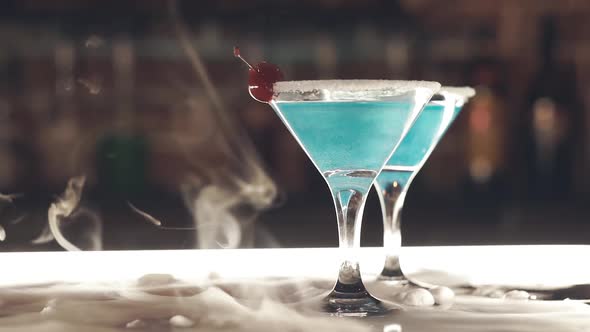 Cocktails with Dry Ice on the Bar