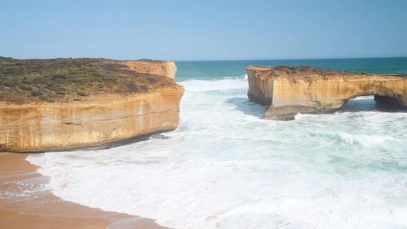 Loch Ard Gorge Coastline on a Sunney Day Great Ocean Road Australia alt