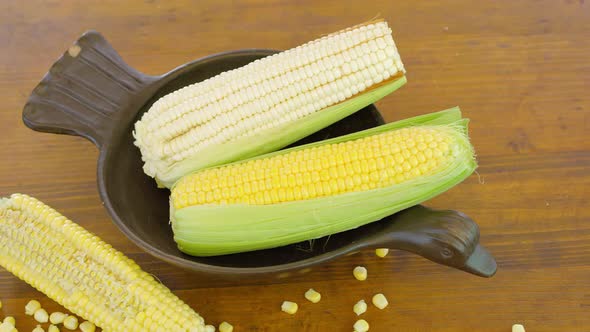 White and Yellow corn form Americas alt