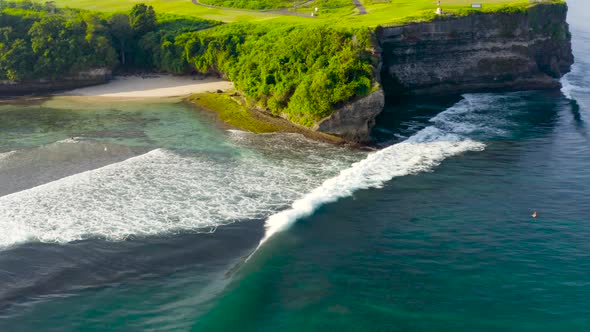 Large Waves Entering in a Bay