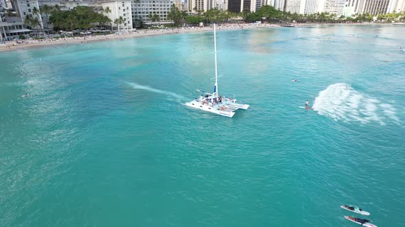 Waikiki Beach Boat Sails Past Surfers 4 K