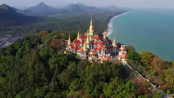 Phra Mahathat Chedi Phakdee Prakat Temple in Prachuap Khiri Khan ...