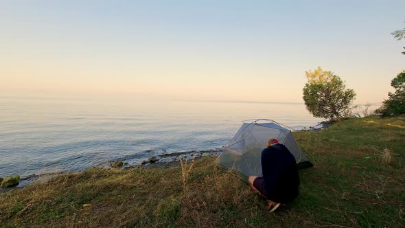 Male Person Pack Tent Timelapse alt