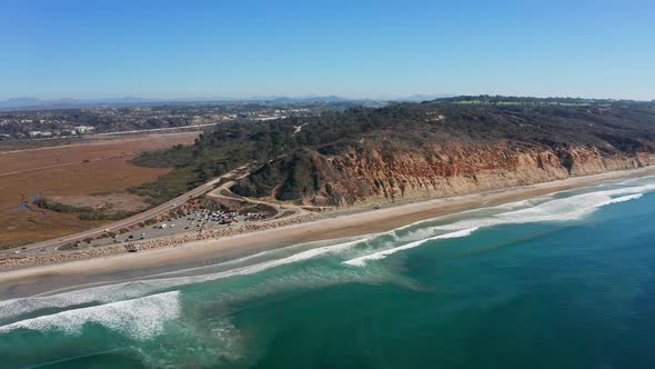 panoramic aerial of gorgeous seascape in Torrey Pines State beach, San Diego, California USA alt