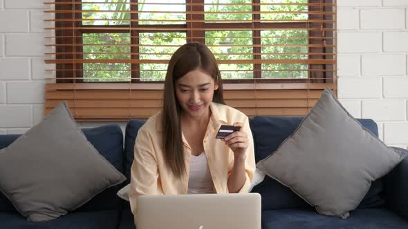 Girl Shopping Online alt