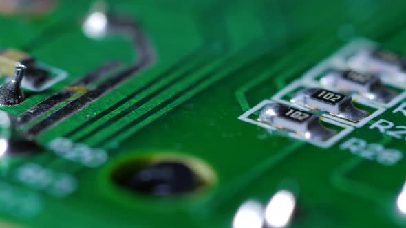 Electronic Chip With Circuits Rotating Around