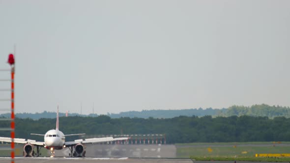 Passenger Plane Braking alt