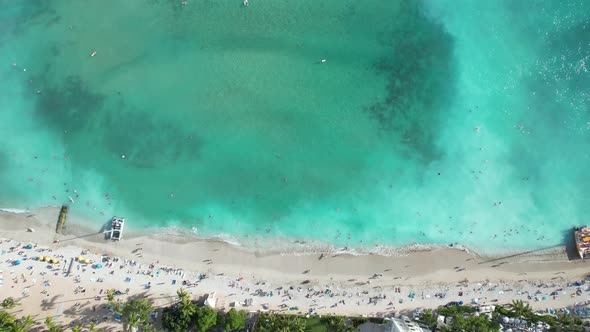 Lowering Down To Waikiki Beach From Above 4 K