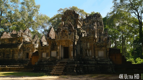4K Ancient Ruins of Chau Say Tevoda Temple in Siem Reap, Cambodia alt