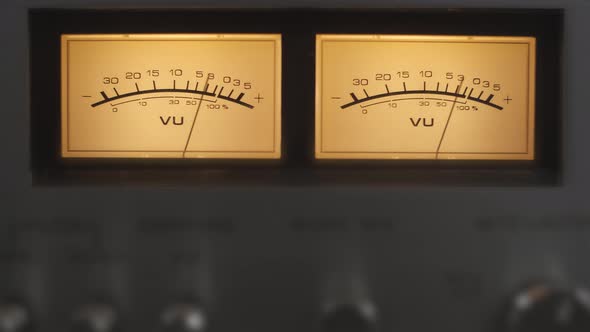 Audio Signal Levels Monitoring Audio Console on Classic Sound Amplifier alt