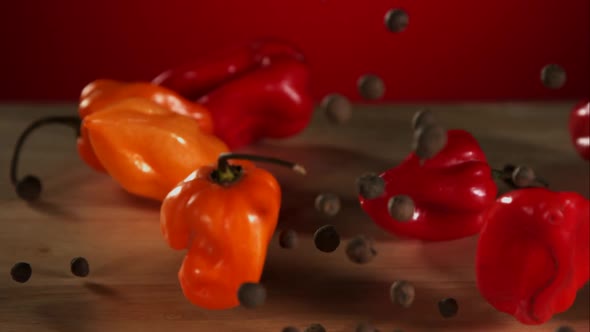 Peppers falling bouncing in ultra slow mo 1500fps - reflect surface - BOUNCING PEPPERS PHANTOM 008 alt