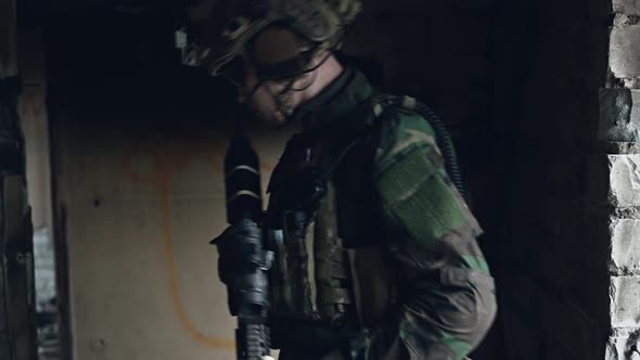 Military Men with Arms Defending the Building. Soldier Stand Guard Securing Territory Looking Around alt