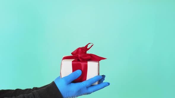 Pandemic Gift Presenting Coronavirus New Year alt